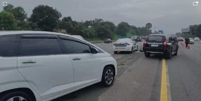 Harap Diperhatikan! Rekayasa Lalu Lintas Contraflow Diberlakukan di Jalan Tol Jakarta-Cikampek Arah Cikampek saat Ini