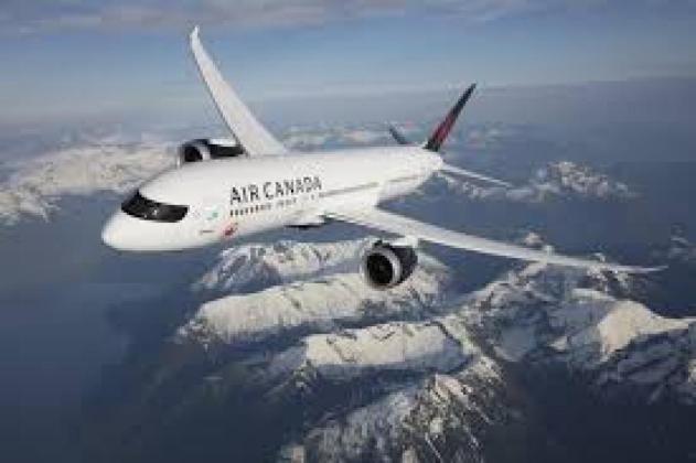 Pesawat Canada Air Alami Kebakaran Mesin Saat Mendarat