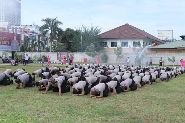 Hore! Jelang Tahun Baru Ratusan Polisi di Tangerang Naik Pangkat