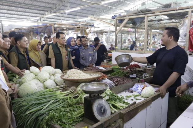 Sidak Pasar di Kabupaten Tangerang, Terungkap Penyebab Harga Cabai Melonjak!