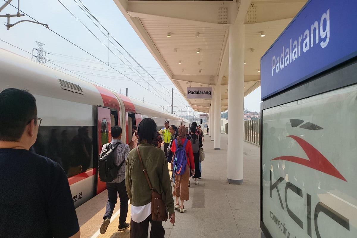 Cara Hemat Naik Whoosh Jakarta-Bandung Cukup Rp175.000, Begini Caranya!