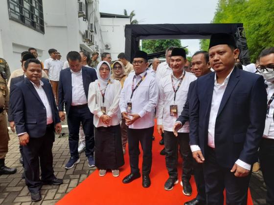 Hadiri Penetapan Gubernur di KPU Banten, Andra Soni: 