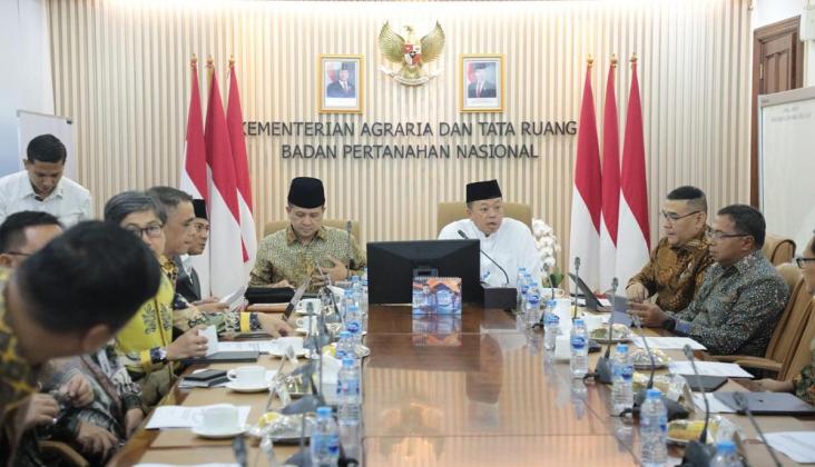 Ajak Menteri Transmigrasi Sukseskan Kebijakan Satu Peta, Menteri Nusron Ingin Tuntaskan Masalah...