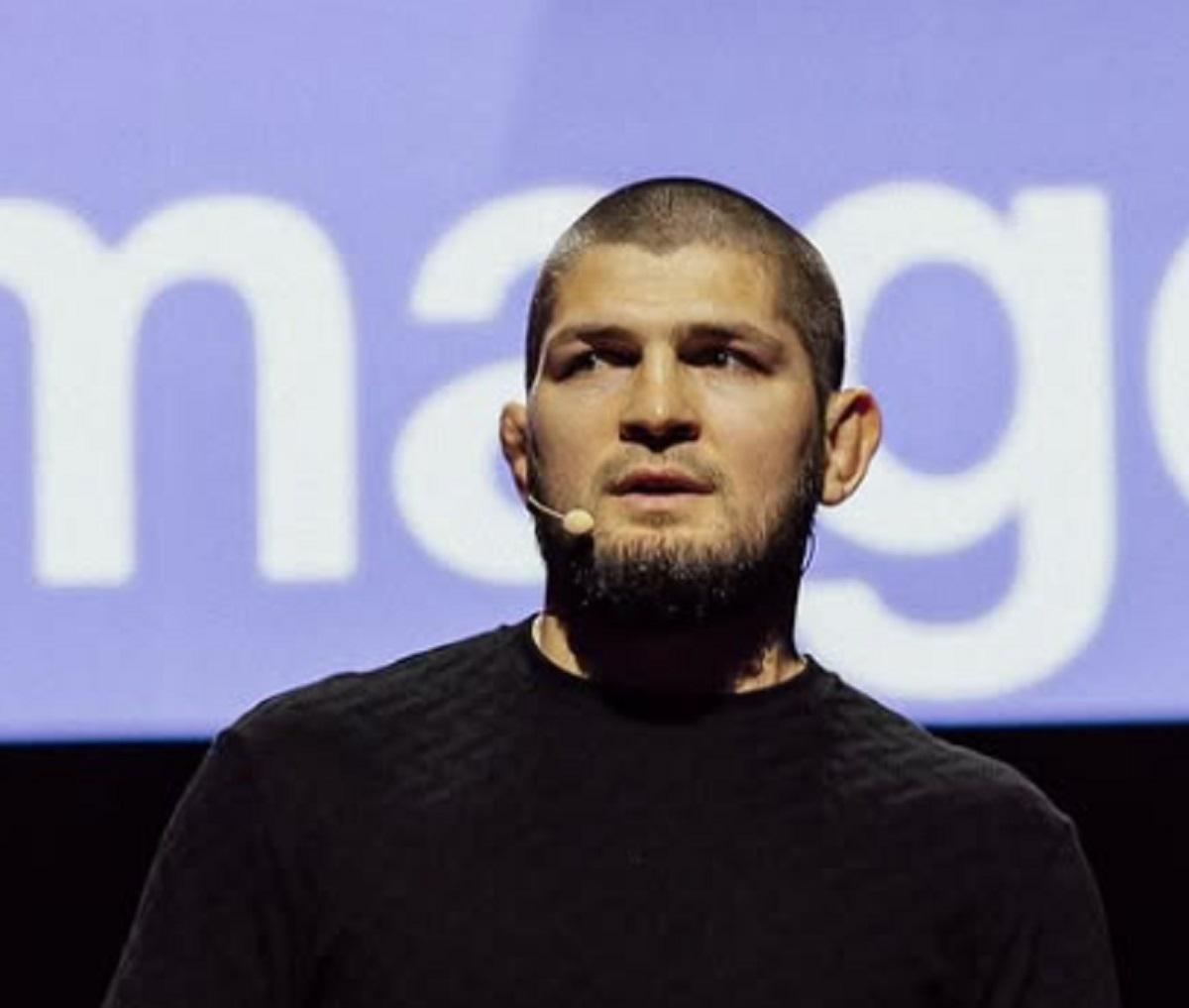 Khabib Nurmagomedov Diusir dari Pesawat Frontier Airlines Karena Duduk di Pintu Keluar Darurat