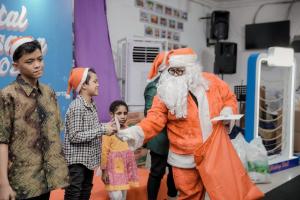 Momen Tak Terlupakan Berbagi Kasih Natal MIND ID Bersama Anak-Anak Panti Asuhan 121404