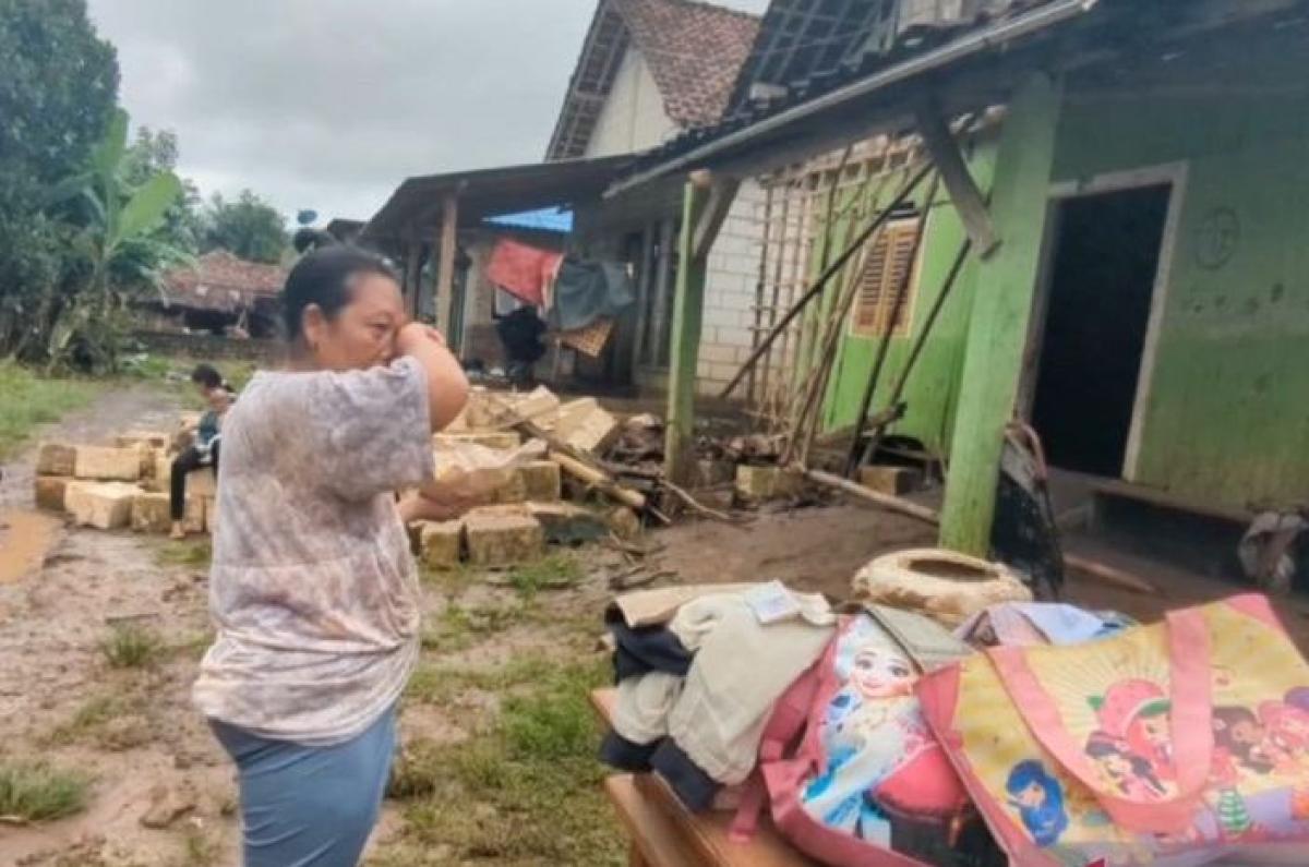 Banjir Bandang Terjang Dusun Josaren Madiun, 10 KK Terisolasi Ratusan Rumah Terdampak