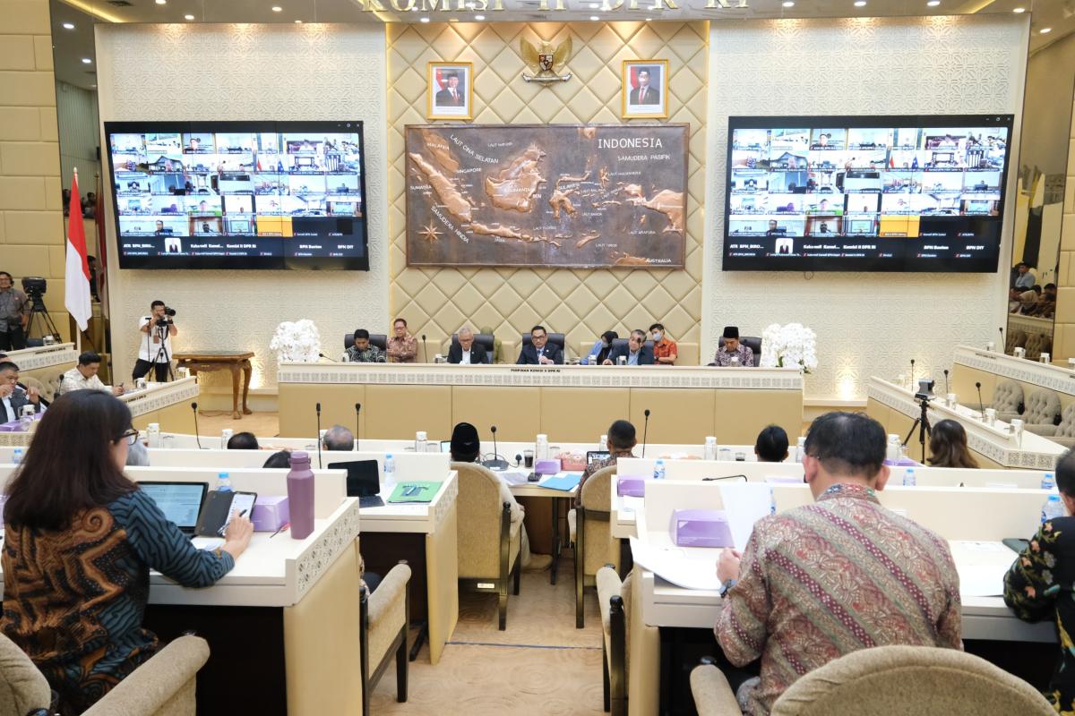 Di Hadapan Komisi II DPR RI, Menteri Nusron Sampaikan Progres Penertiban 537 Perusahaan Sawit yang Tidak Memiliki HGU