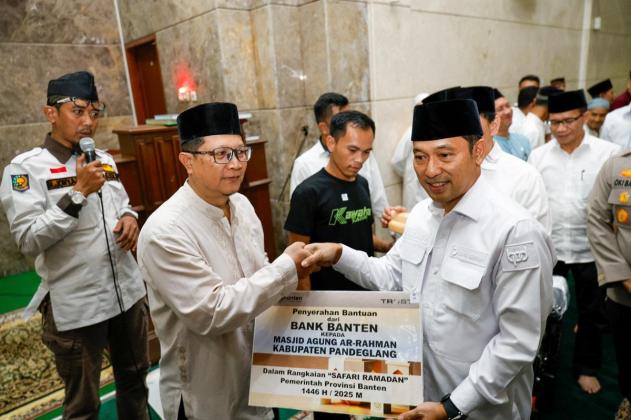 Sinergi dengan Pemerintah Provinsi Banten, Bank Banten Hadir dan berikan bantuan dalam Safari Ramadan Kabupaten Pandeglang