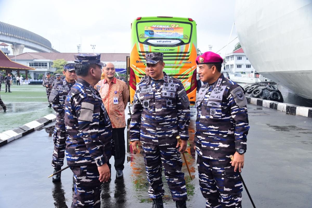 Dankormar Hadiri Pelepasan Mudik Bersama TNI AL