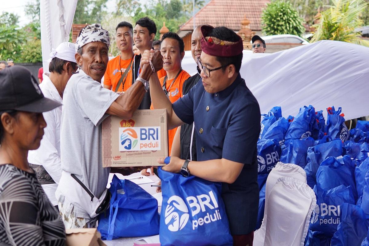 Peringati Hari Raya Nyepi, BRI Peduli Salurkan Bantuan Sembako Hingga Renovasi Pura