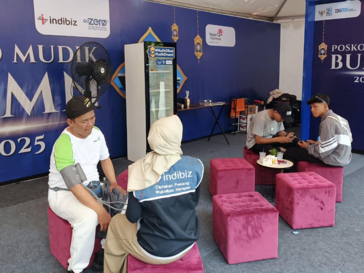 Telkom Melalui IndiBiz Buka Posko Mudik BUMN 2025 di Ketapang, Banyuwangi