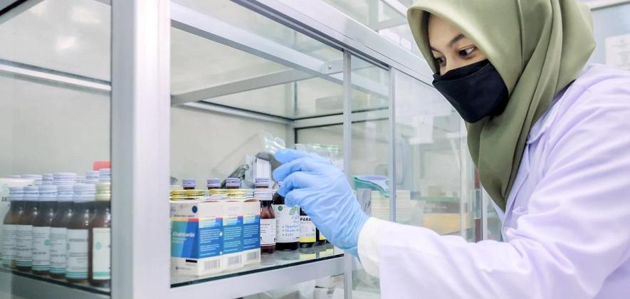  PAFI Waenetat Kabupaten Buru Dorong Inovasi Farmasi di Daerah Terpencil Lewat Penelitian dan Edukasi