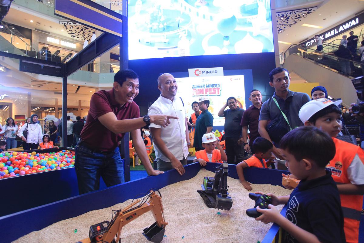 MIND ID Persiapkan Generasi Emas 2045 dengan Pendidikan Berkualitas 042415