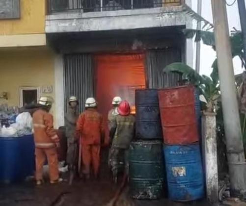 Gudang Minyak Sawit di Grand Surya Cisoka Tangerang Kebakaran, Diduga Ini Penyebabnya