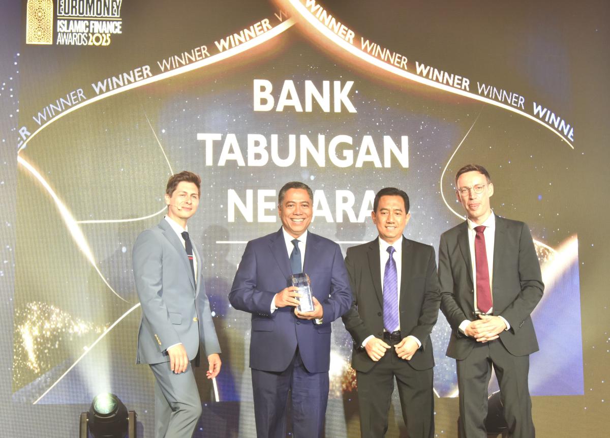 BTN Syariah Kembali Raih Penghargaan Best Islamic Bank-Indonesia 2025 dari Euromoney 045453