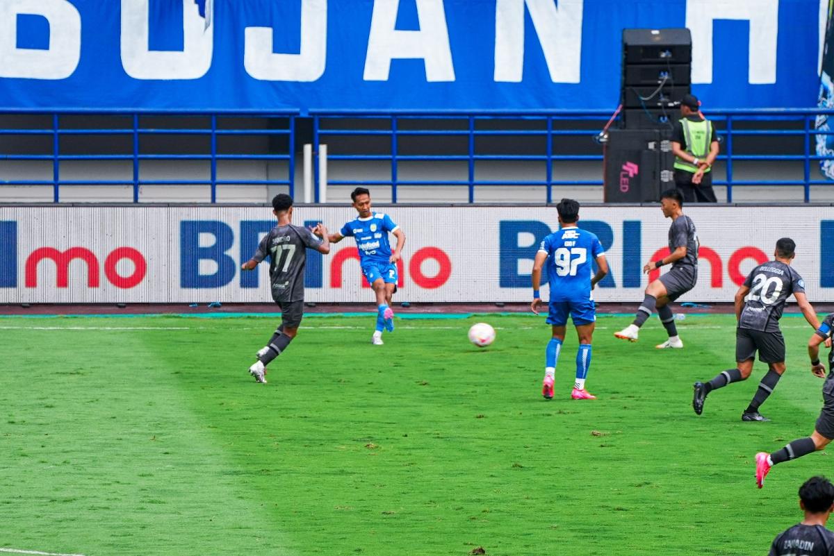 BRI Liga 1 2024/2025 Ditutup Dengan Sukses, BRI Buktikan Sepak Bola Sebagai Sarana Sinergi Pemberdayaan Olahraga dan UMKM