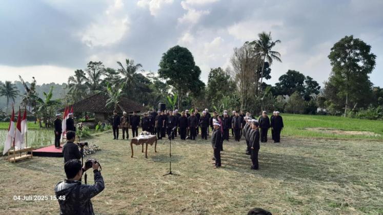 Om Zein Rotasi 14 Pejabat Eselon II, Pelantikan Dilakukan di Area Persawahan Kiarapedes