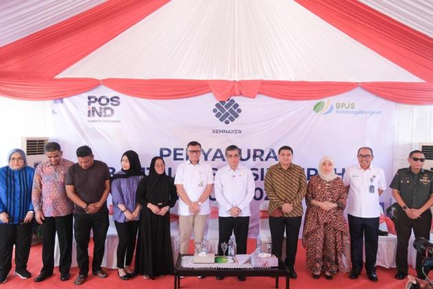 Tinjau Langsung Penyaluran BSU, Menaker Minta Pekerja Pastikan Diri Terdaftar di BPJS Ketenagakerjaan