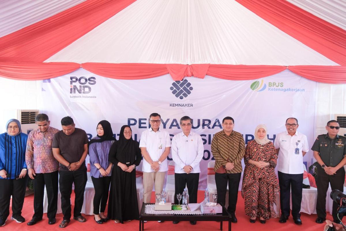 Tinjau Langsung Penyaluran BSU, Menaker Minta Pekerja Pastikan Diri Terdaftar di BPJS Ketenagakerjaan