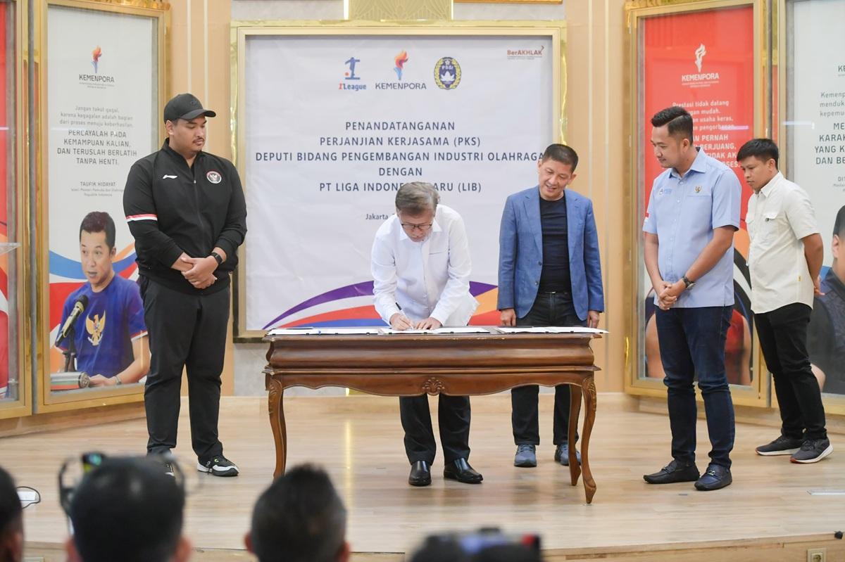 Kerjasama Kemenpora dan PT LIB, Menpora Dito: Pembinaan Suporter Meningkatkan Kualitas Industri Olahraga