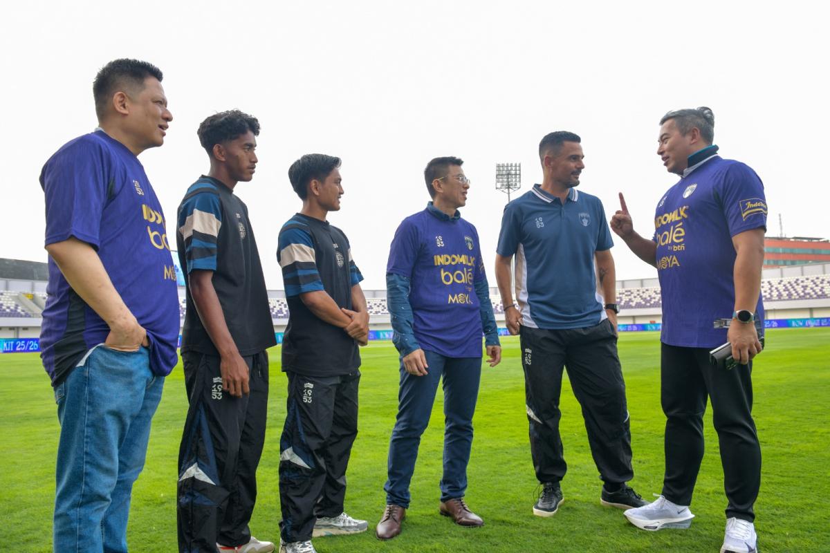 Persita Tangerang Resmi Luncurkan Jersey Bale by BTN 010746