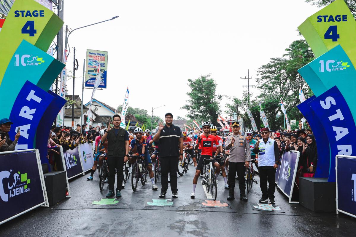 Lepas Peserta Tour de Banyuwangi Ijen 2025, Menpora Dito: Promosikan Daerah ke Mata Dunia Melalui Olahraga