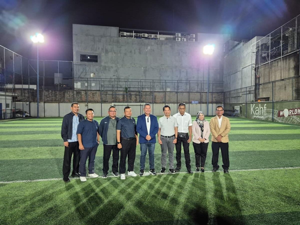 Semangat Kebersamaan! Forum Jurnalis dan Surveyor Indonesia Adu Seru di Lapangan Mini Soccer