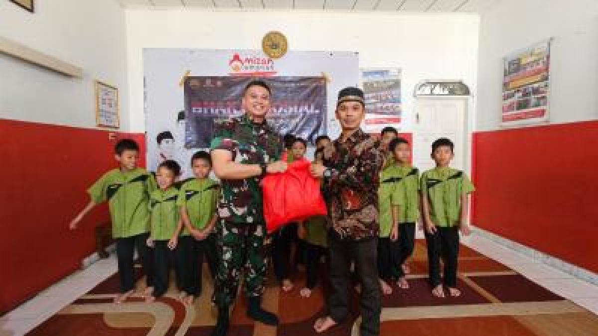 Siswa Diklapaif Gelar Bhakti Sosial, Ini Kata Kapten Inf Yohanes Rahawarin