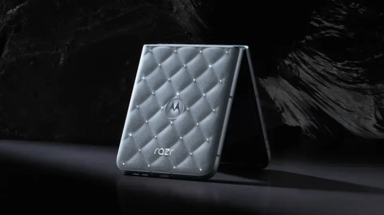 Eksklusif! Motorola Razr 2025 Pantone Ice Melt Bersinar dengan Kristal Swarovski