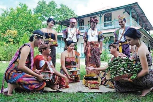 Dari Gotong Royong hingga Bahasa Daerah: Menghidupkan Kembali Kearifan Lokal