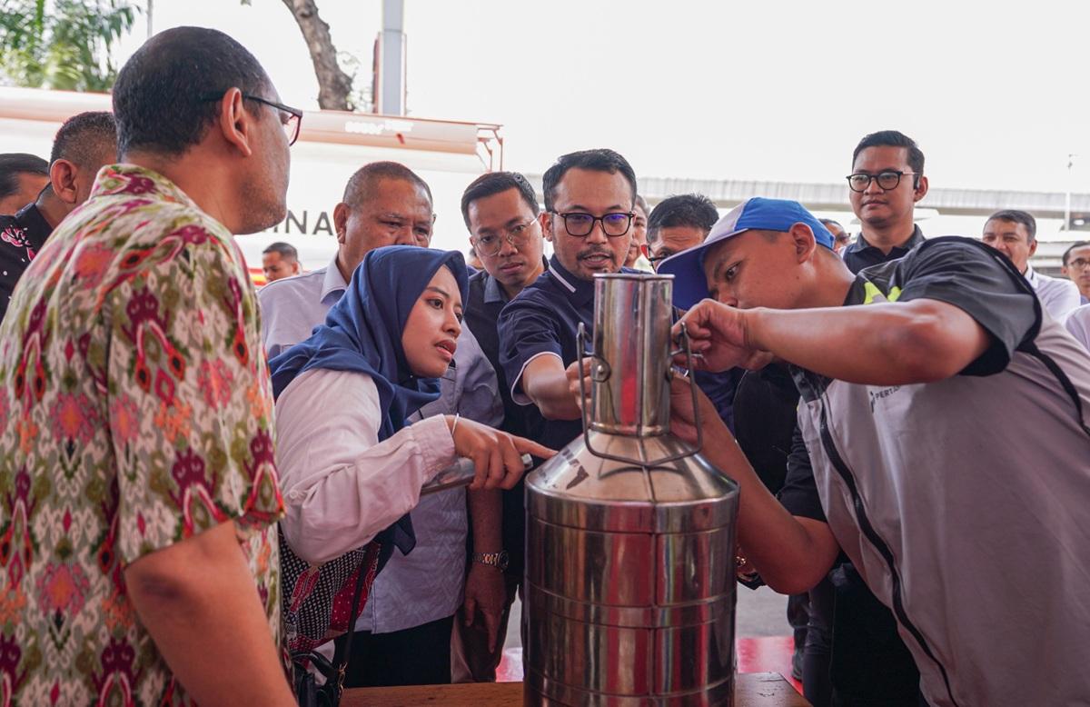 Pertamina Patra Niaga Tinjau Layanan SPBU MT Haryono, Wujud Apresiasi di Hari Pelanggan Nasional