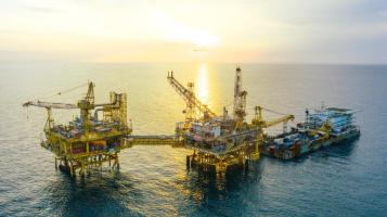Layani Masyarakat Nikmati Liburan Panjang, Pertamina Tetap Siaga Pasok Energi ke Seluruh Indonesia 054431