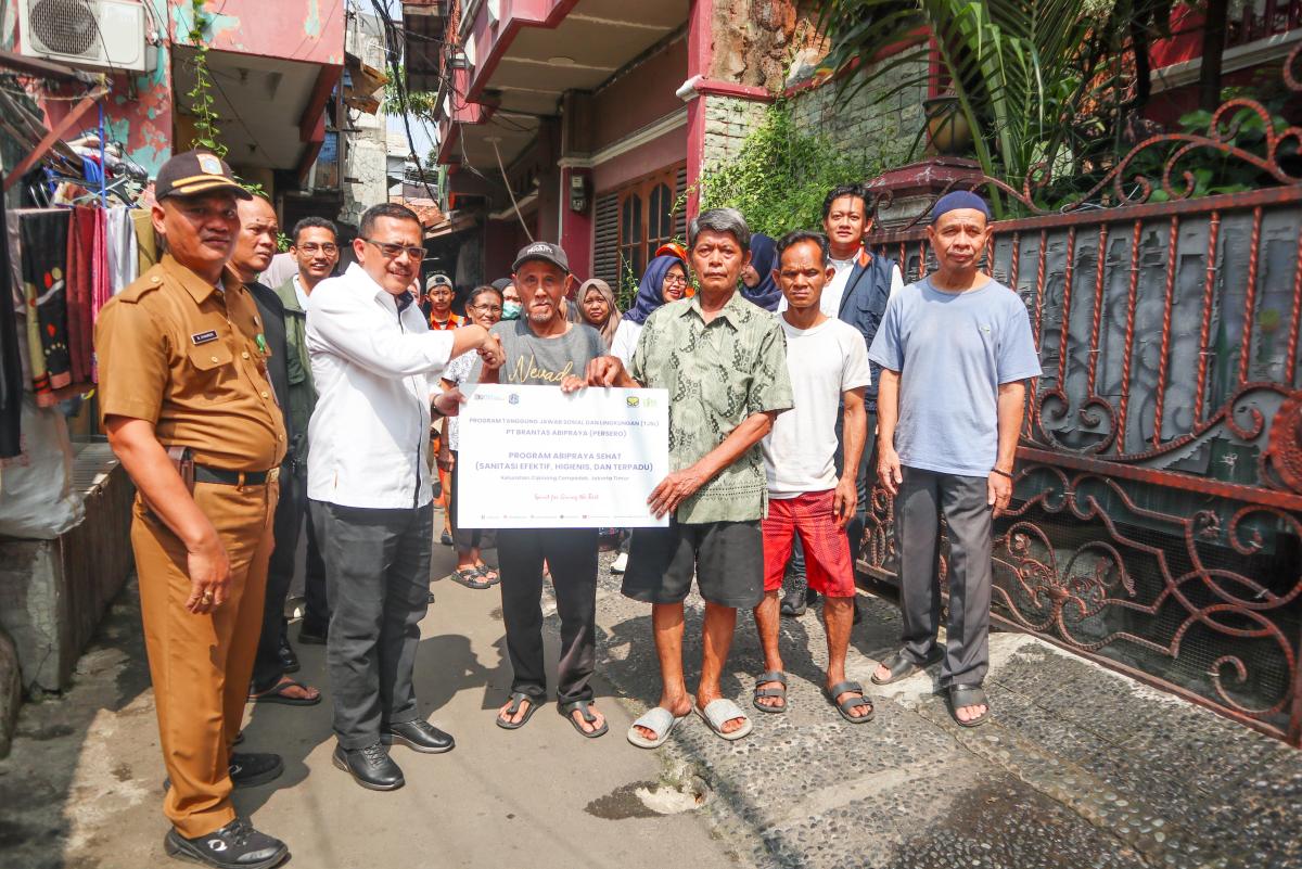 Optimalisasi STBM, Brantas Abipraya Wujudkan Sanitasi Sehat di Cipinang Cempedak