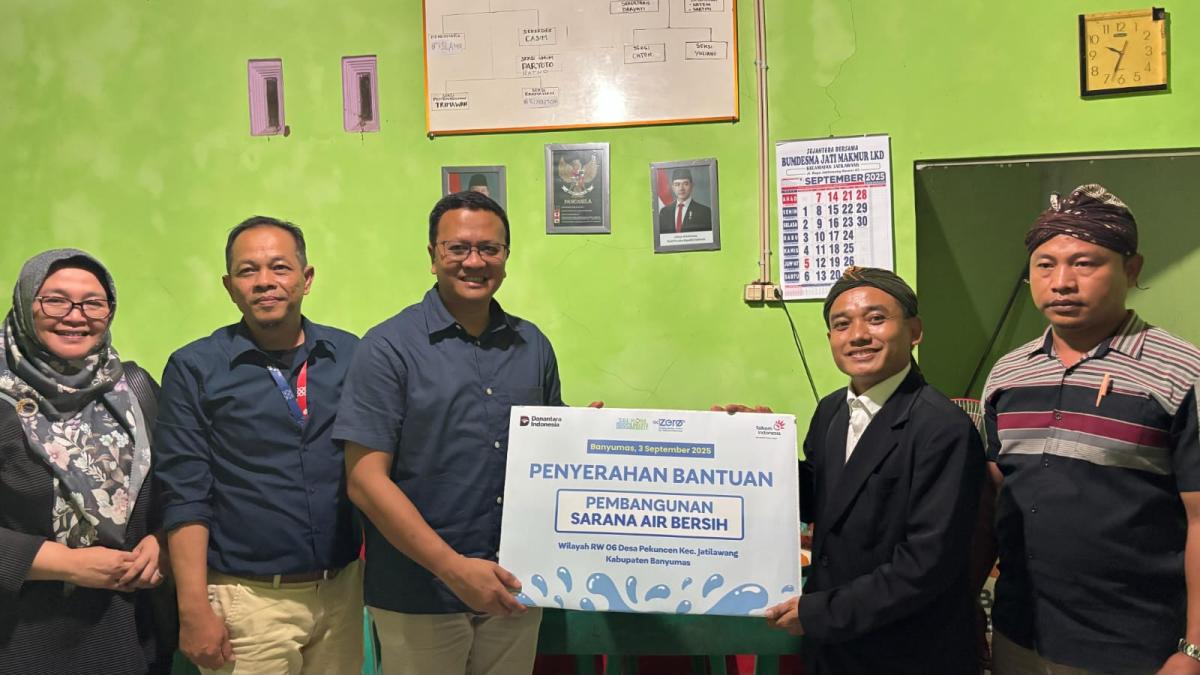 Telkom Bangun Sarana Air Bersih untuk Masyarakat Adat Bonokeling di Banyumas