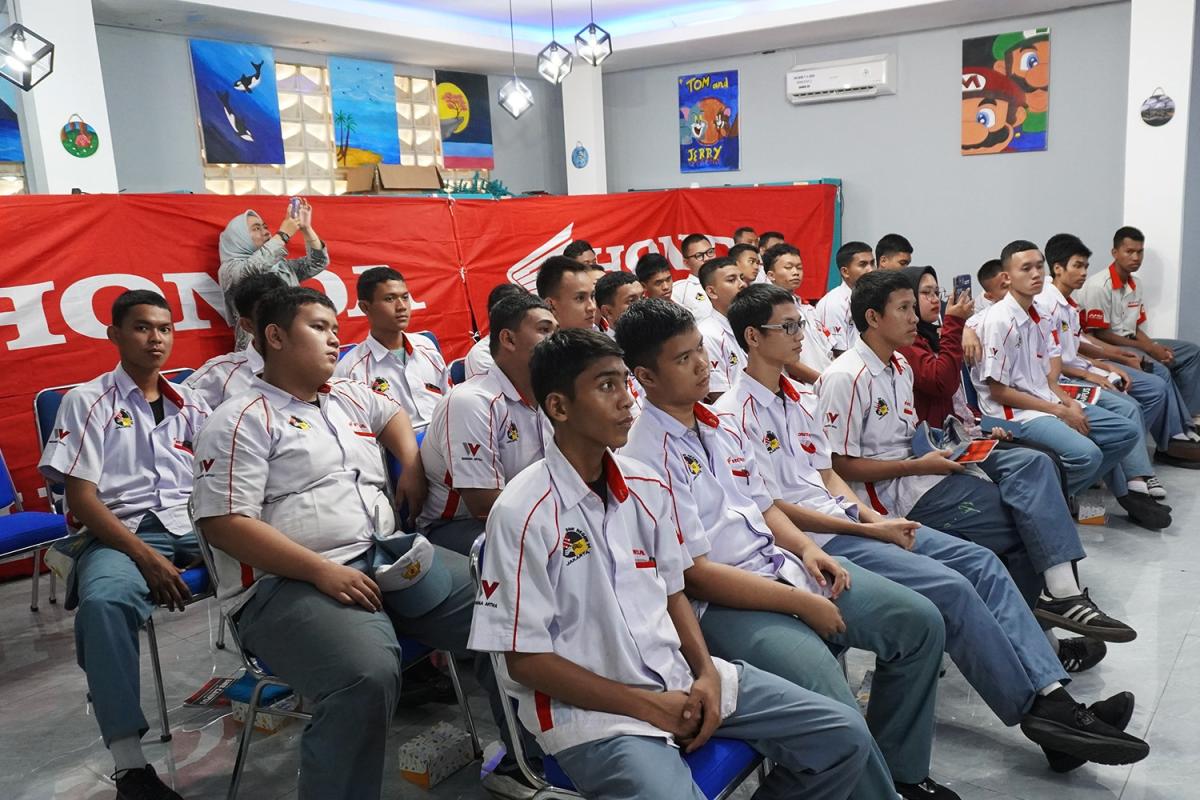 Jurusan SMK Masih Jadi Favorit, Tapi Lulusannya Menganggur? Ini Fakta yang Jarang Dibahas