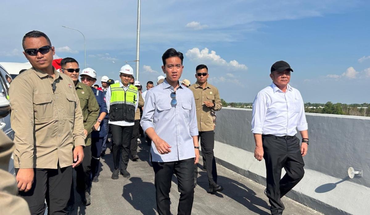 Wakil Presiden Gibran Tinjau progres Jalan tol Palembang - Betung, Dorong Penyelesaian JTTS Tahap II