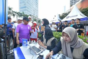 Gubernur DKI Jakarta Tinjau Booth BTN JAKIM di CFD Jakarta 090917