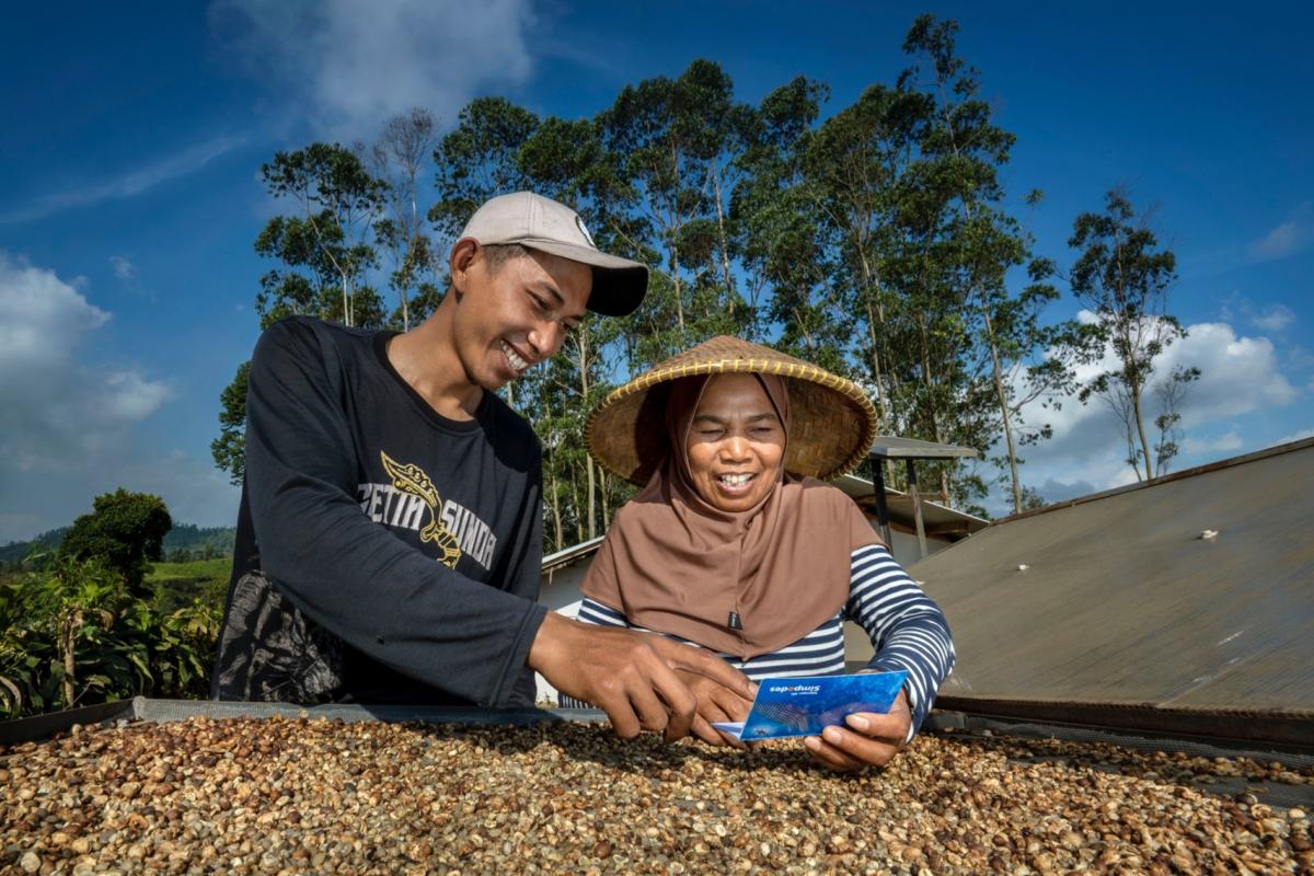 Konsisten Berdayakan UMKM Antar BRI Raih Penghargaan Pilar Sosial Katadata ESG Index Awards 2025