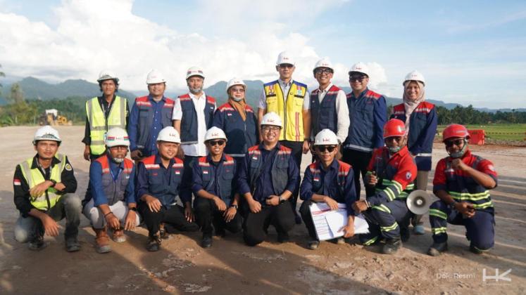 Menko AHY Sambangi Proyek Tol Padang-Sicincin