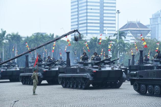 Jelang Puncak Hut Ke-80 Tni, Prajurit dan Alutsista Korps Marinir Tampil Garang Di Monas