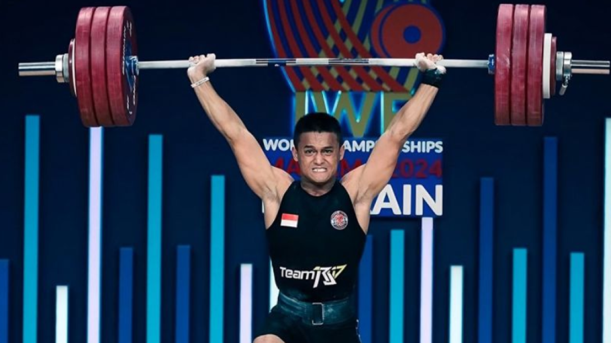 Bikin Bangga Indonesia! Rizki Juniansyah Pecah Rekor, Raih Dua Emas di Kejuaraan Dunia Angkat Besi 2025