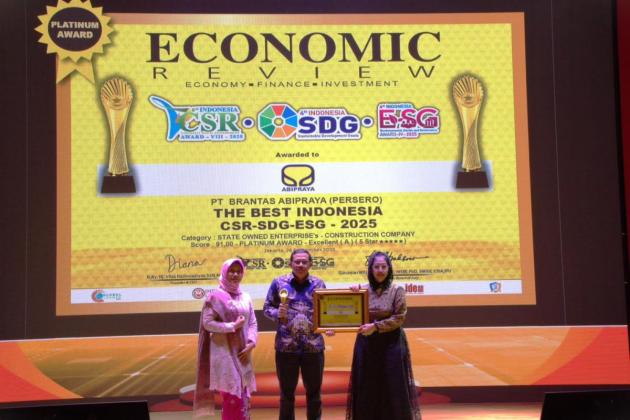 Brantas Abipraya Raih Platinum Award CSR–SDG–ESG 2025, Tegaskan Komitmen pada Keberlanjutan