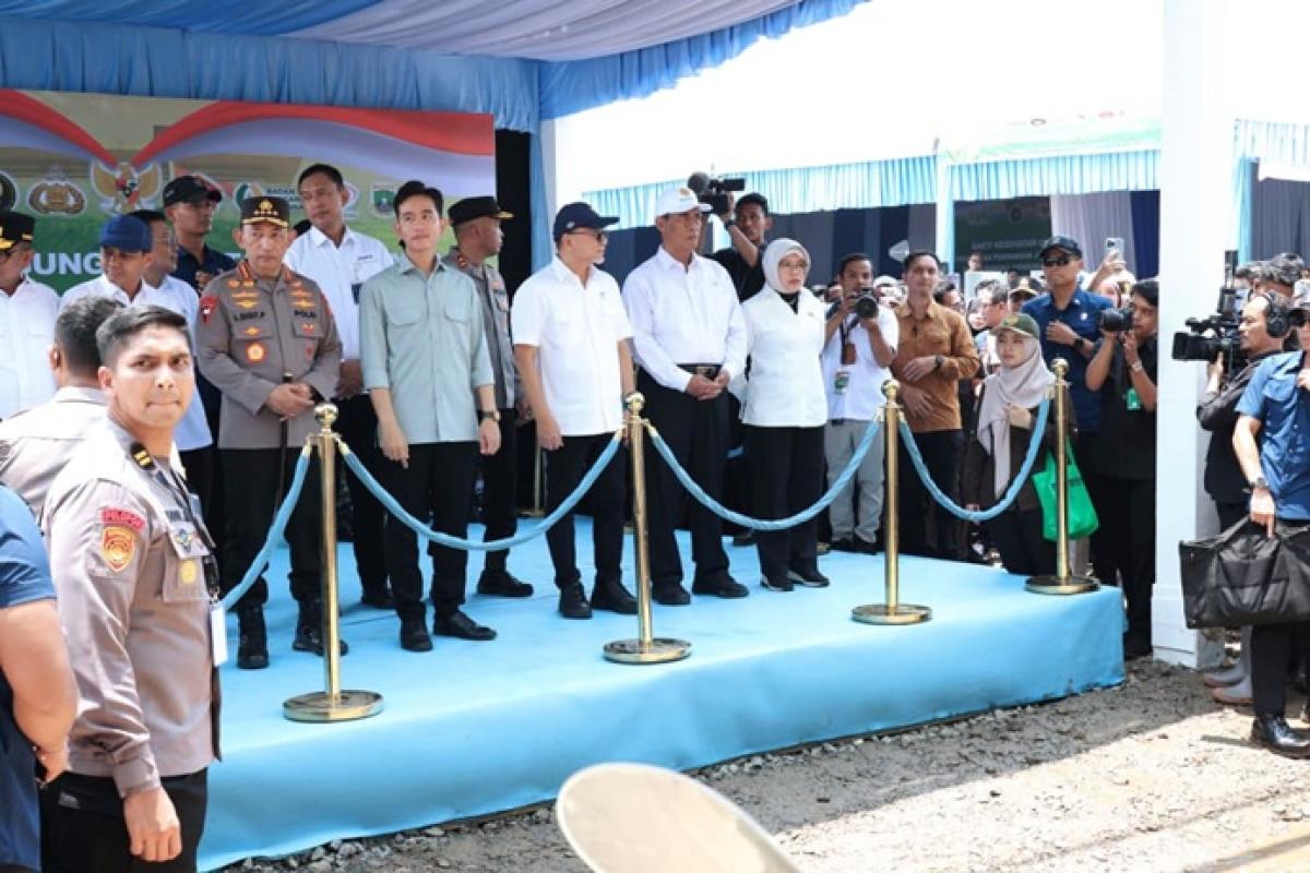 Mentan Amran Dampingi Wapres Gibran Tanam Jagung  Serentak di Banten