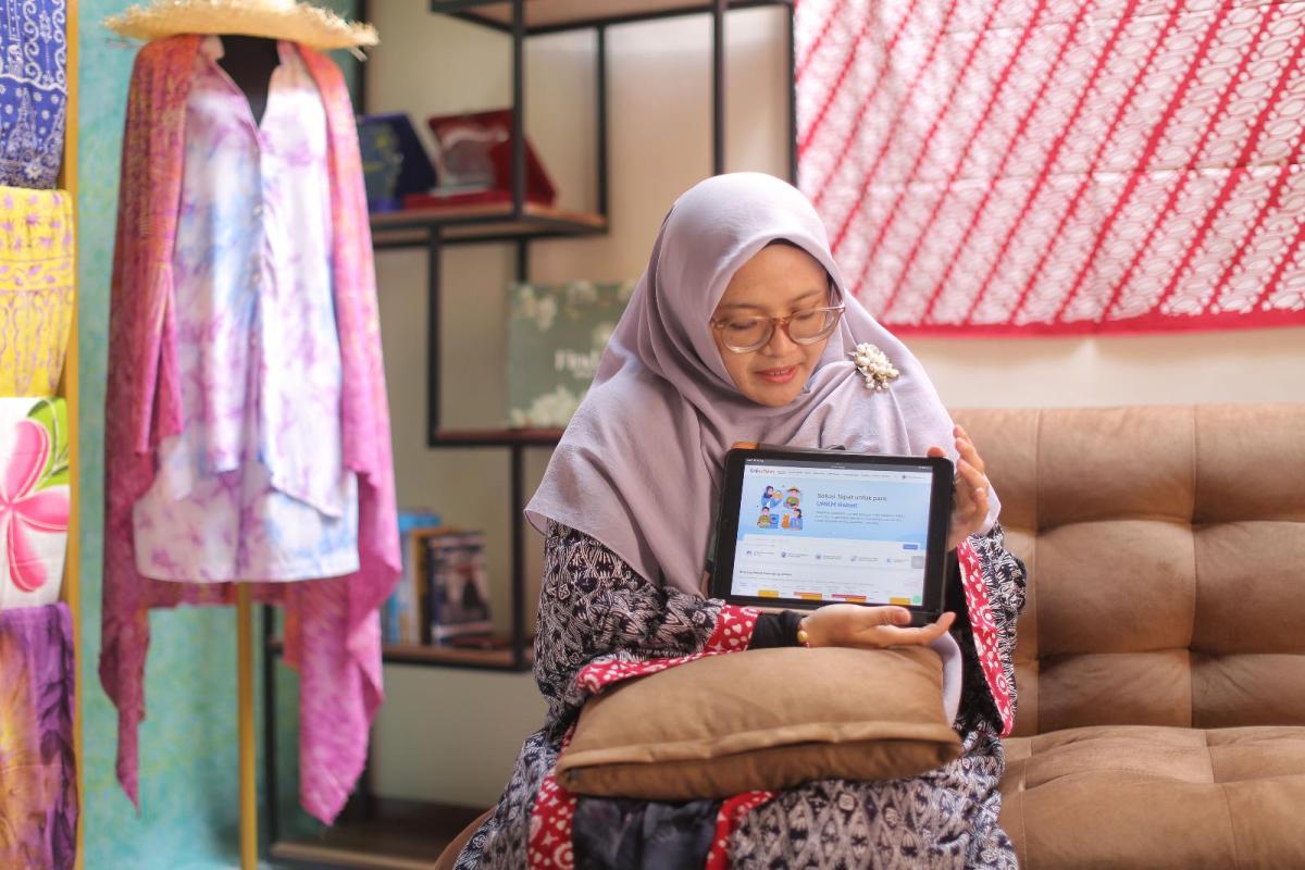 Mengubah Daster Jadi Fashion Elegan, UMKM Binaan BRI “Findmeera” Buktikan Perempuan Bisa Berdaya dari Rumah