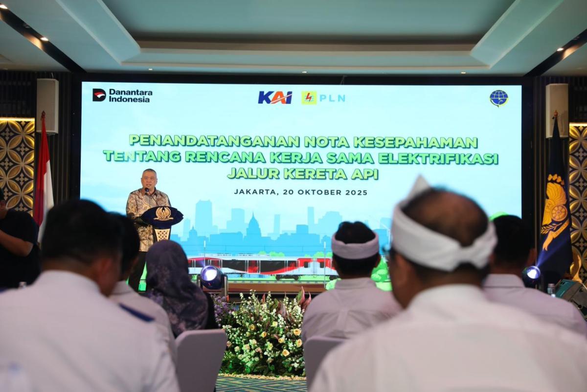 Kolaborasi PLN - KAI, Siap Elektrifikasi Jalur Kereta Indonesia