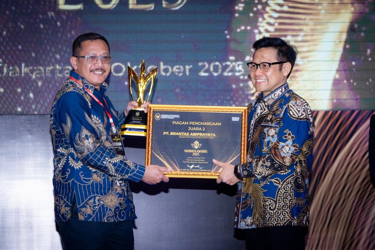 Bangun Negeri, Berdayakan Masyarakat: Brantas Abipraya Raih Mandaya Award 2025