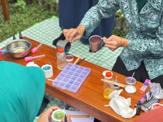 Jaga Ekosistem Lingkungan, BRI Peduli Beri Pelatihan Pengolahan Limbah Minyak Jelantah di Bank Sampah Bogor