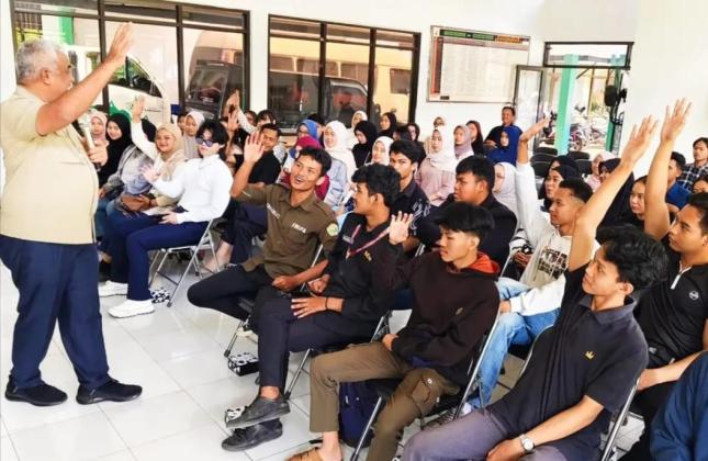 Kaum Milenial Ikuti Sosialisasi Perda Provinsi Tentang Kewirausahaan Daerah yang Digelar Anggota DPRD Jabar, Saeful Bachri