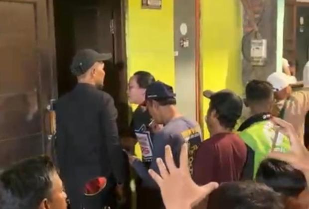 Heboh! Rumah Oknum Polisi di Penjaringan Digerebek Puluhan Warga, Gara-Gara Isu Bocah Hilang Auto Bikin Geger!