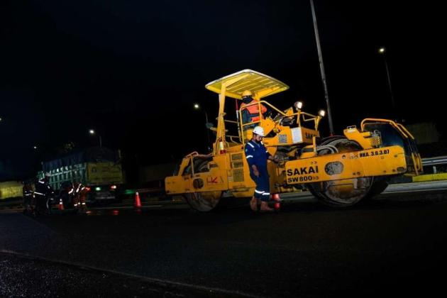 Jaga Kualitas dan Kenyamanan Berkendara, Hutama Karya Lakukan Pemeliharaan Rutin di TOL JORR-S dan ATP